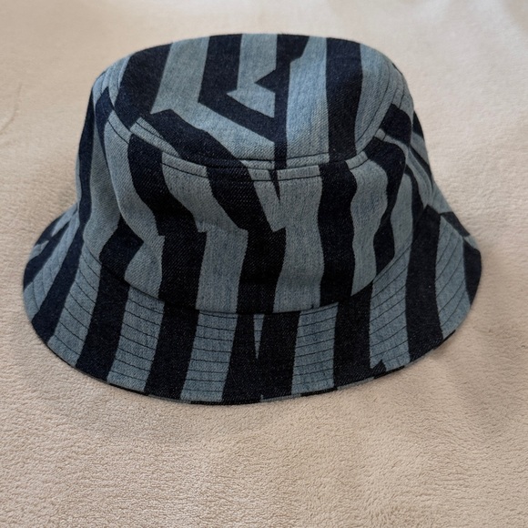 Kenzo Rinse Blue Denim Bucket Hat - Picture 2 of 7